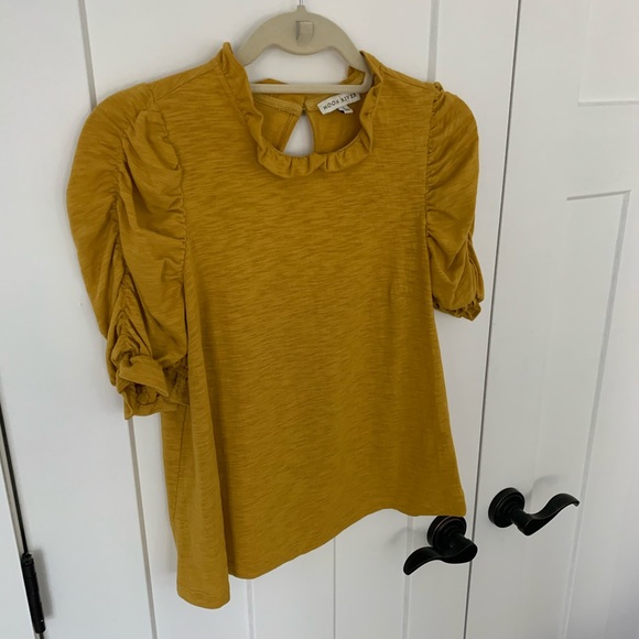 Anthropologie Moon River Puff Sleeve Tee - Picture 2 of 5